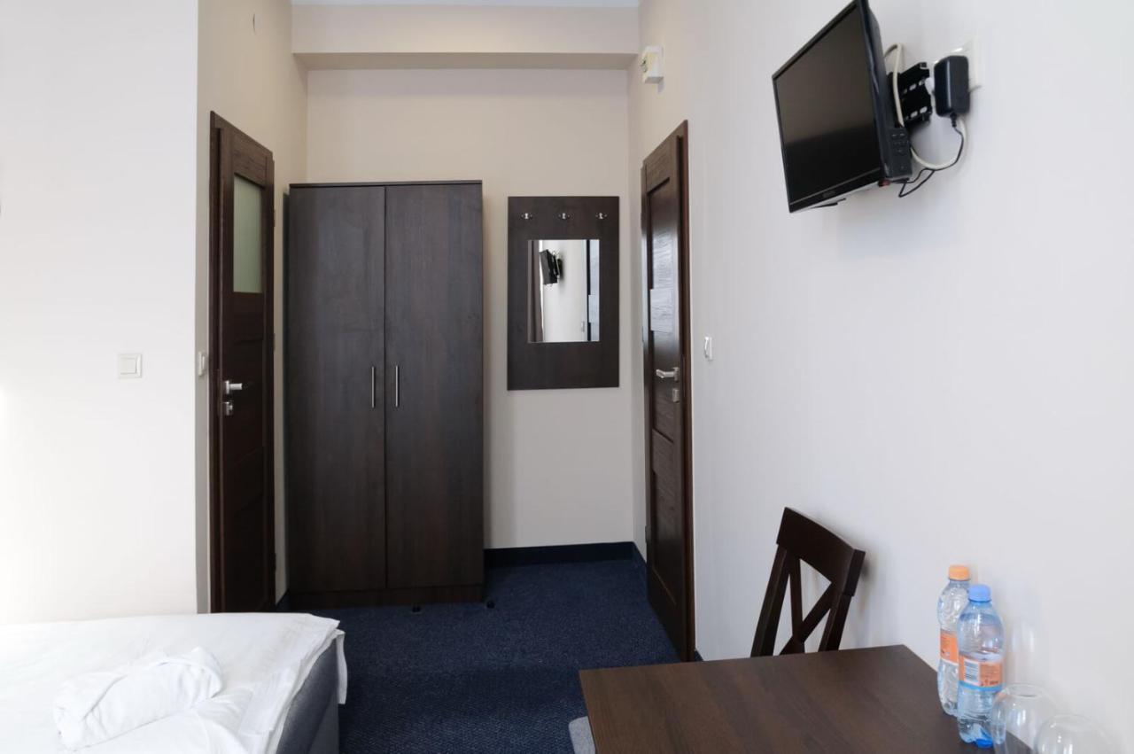 Baza Hotelowa Bobrowiecka 9 Warszawa Eksteriør bilde